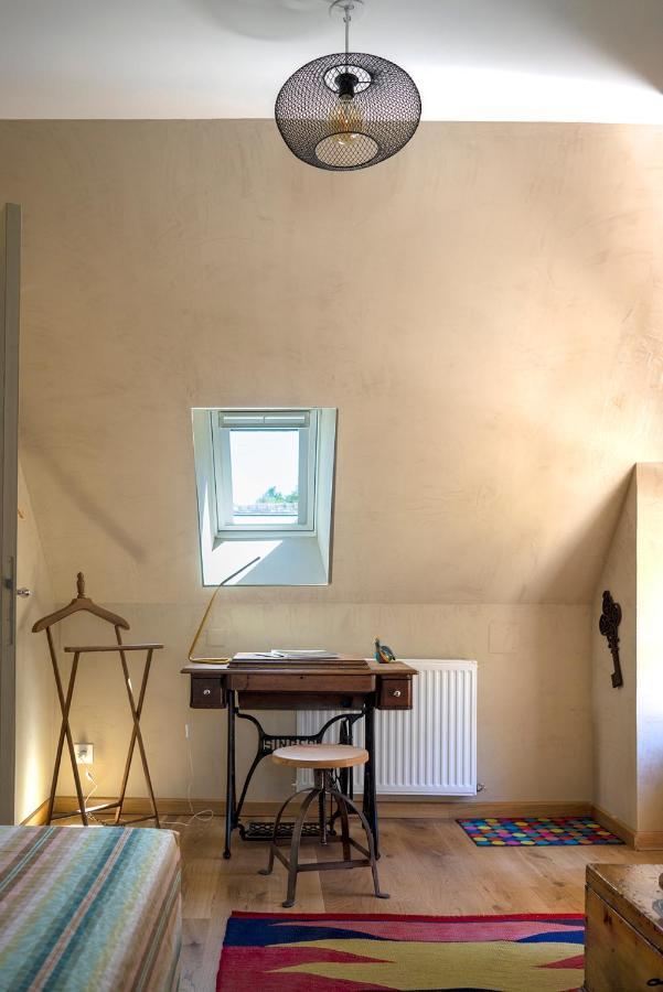 Chambre D'Hotes Chez Artiste Verrier, La Perriere - Perche Buitenkant foto